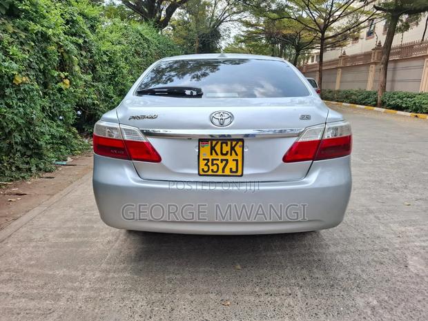 Toyota Premio 2010 Silver