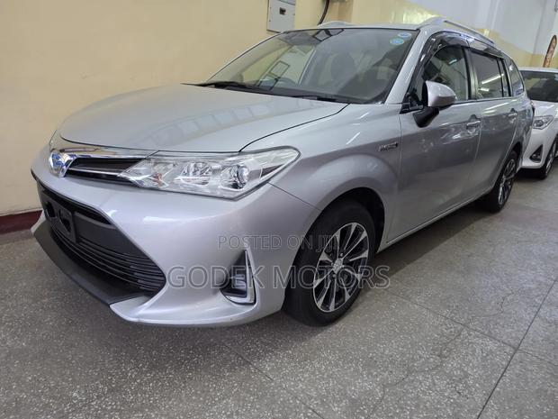 Toyota Corolla Fielder 2019 Silver