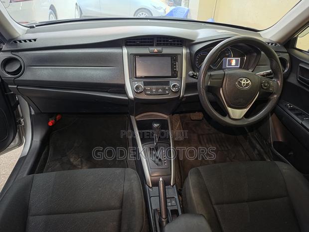 Toyota Corolla Fielder 2019 Silver