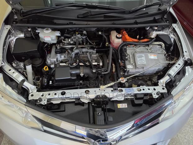 Toyota Corolla Fielder 2019 Silver