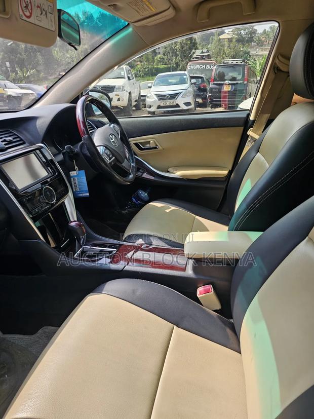 Toyota Premio 2016 Burgundy