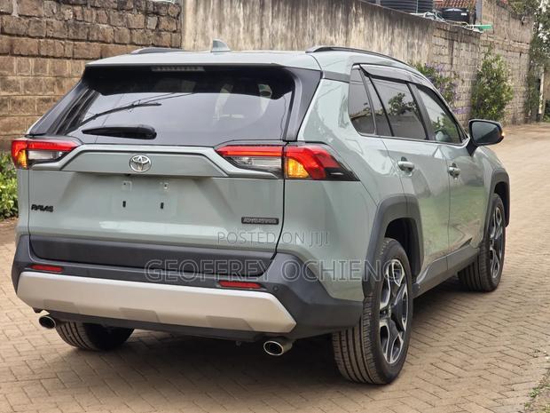 Toyota RAV4 2020 Green