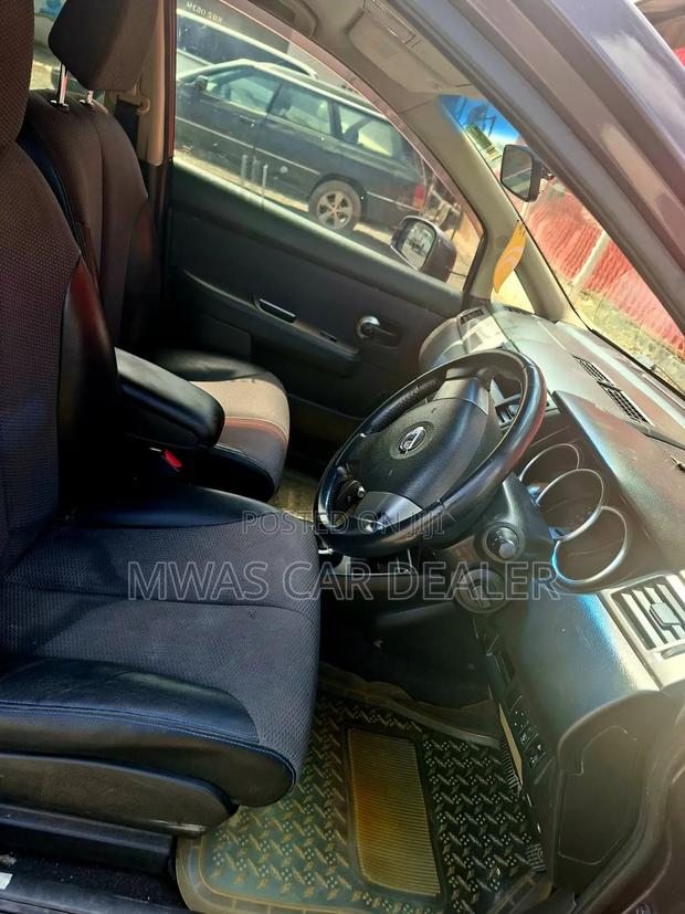 Nissan Tiida 2007 Gray