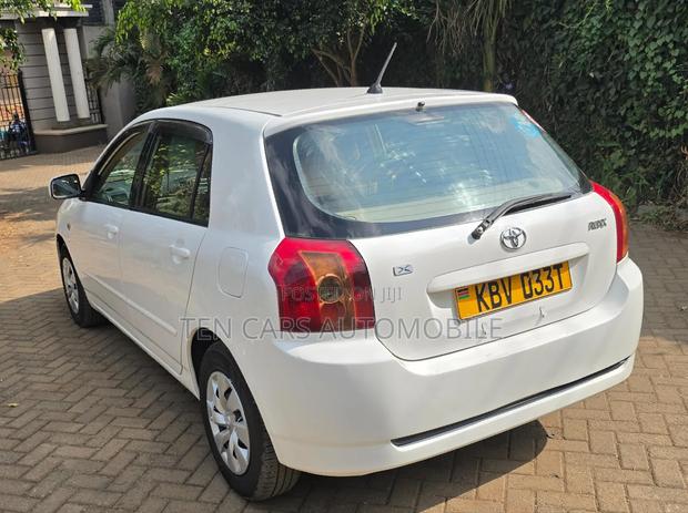 Toyota Corolla RunX 2006 White