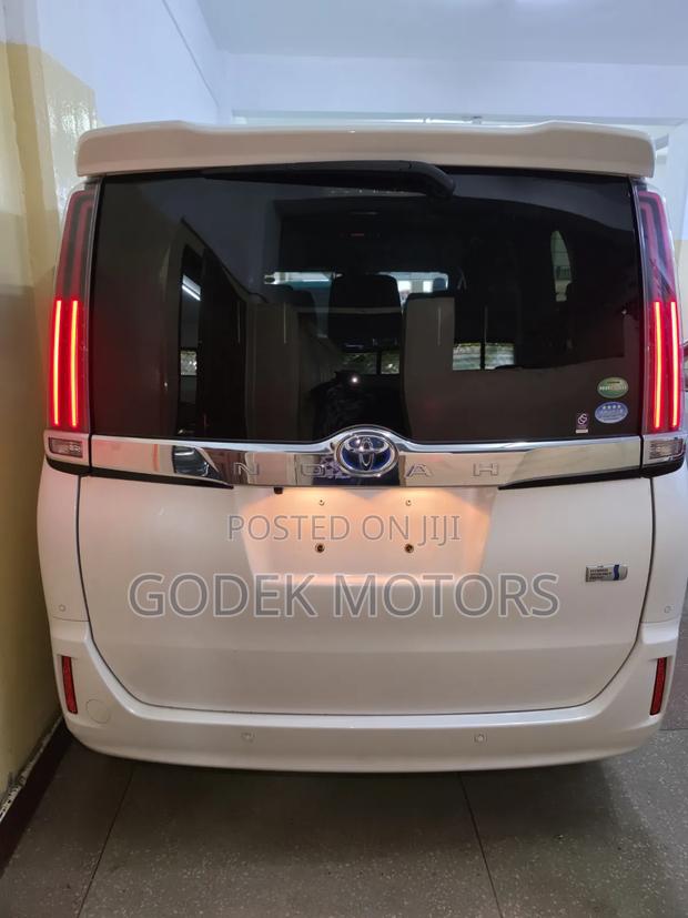 Toyota Noah 2019 White