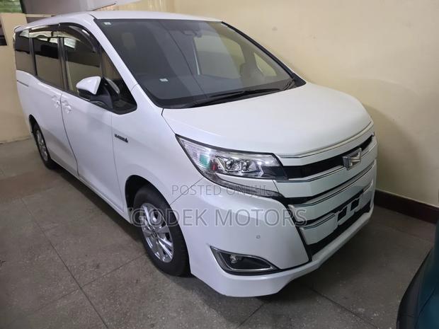 Toyota Noah 2019 White