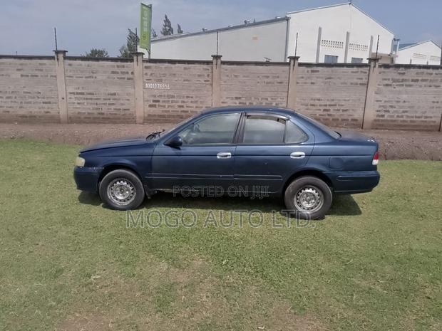 Nissan Sunny 2001 Blue
