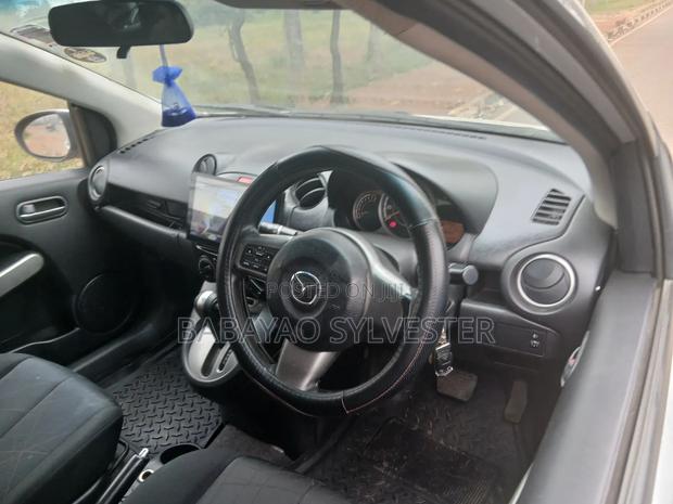 Mazda Demio 2012 Silver