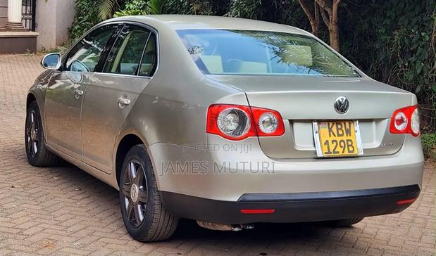 Volkswagen Jetta 2006 Gold