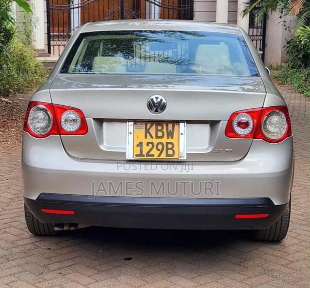 Volkswagen Jetta 2006 Gold