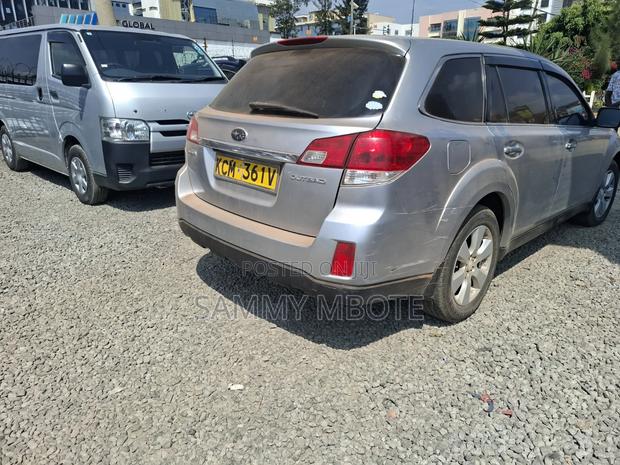 Subaru Outback 2010 Silver