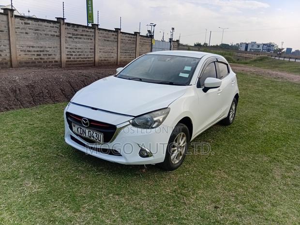Mazda Demio 2016 Pearl
