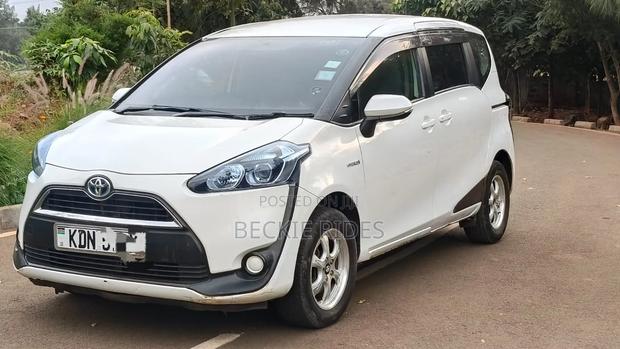 Toyota Sienta 2017 Pearl
