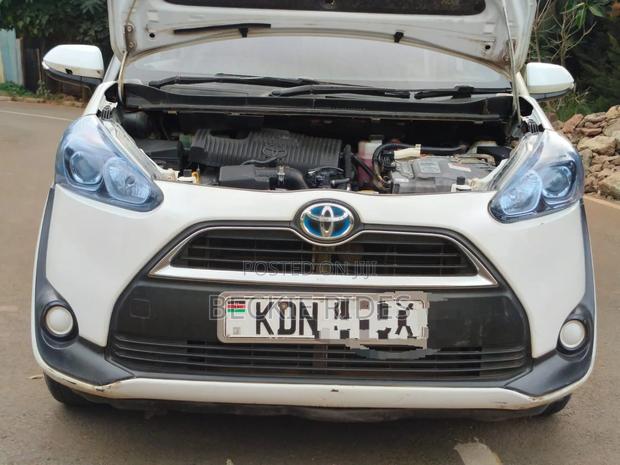 Toyota Sienta 2017 Pearl