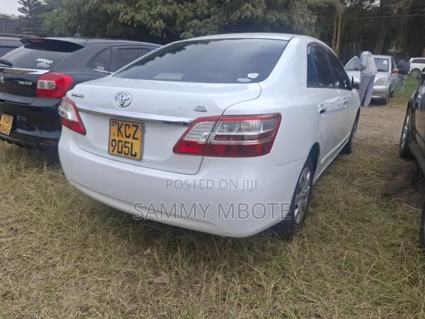 Toyota Premio 2013 White
