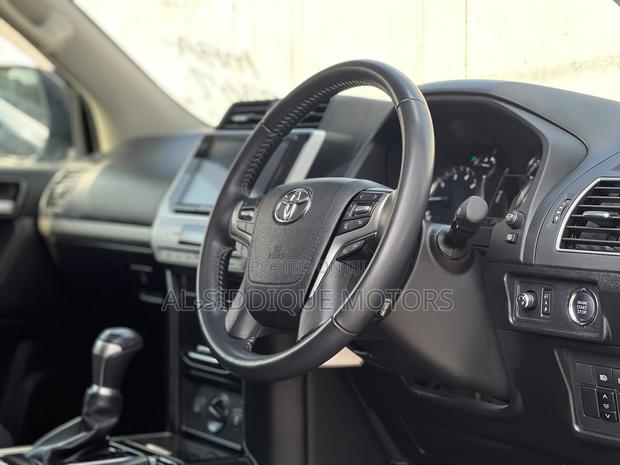 Toyota Land Cruiser Prado 2.7 2021 Black