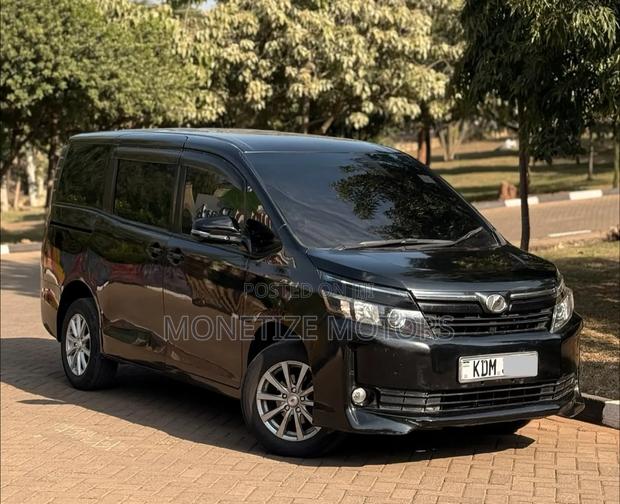 Toyota Voxy 2016 Black