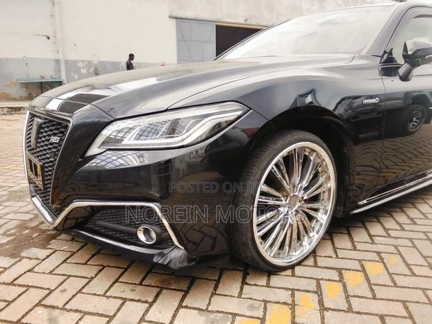 Toyota Crown 2020 Matt Black