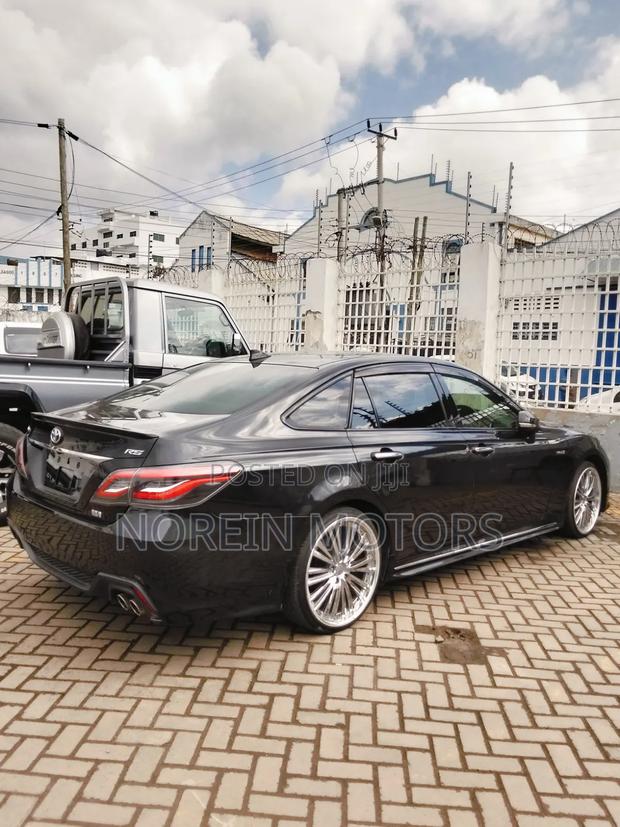 Toyota Crown 2020 Matt Black