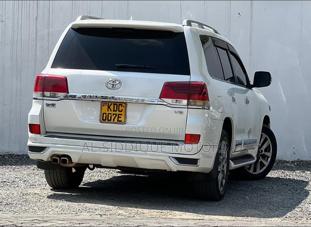 Toyota Land Cruiser 4.6 V8 ZX 2014 White