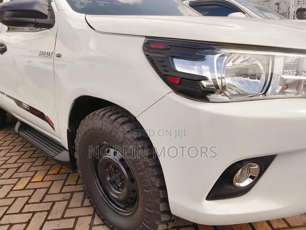 Toyota Hilux 2019 Off white