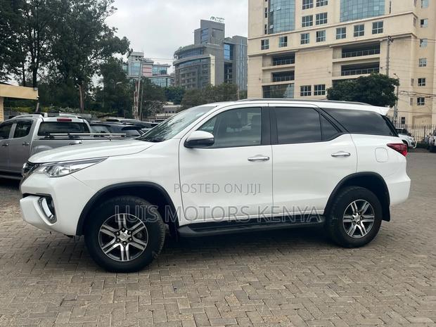 Toyota Fortuner 2019 White
