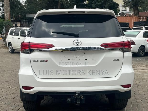Toyota Fortuner 2019 White