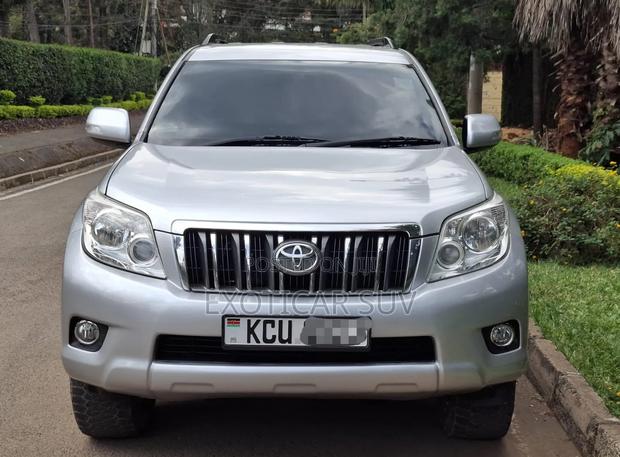 Toyota Land Cruiser Prado 2012 Silver