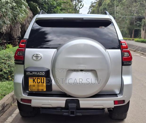Toyota Land Cruiser Prado 2012 Silver