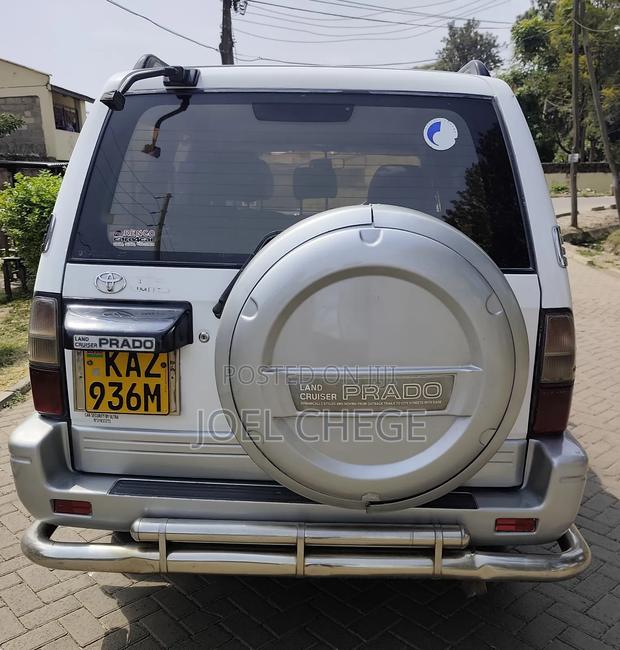 Toyota Land Cruiser Prado 2000 White