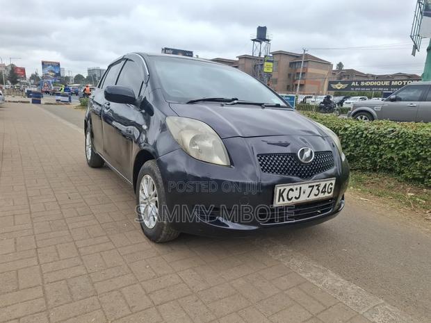 Toyota Vitz 2010 Black