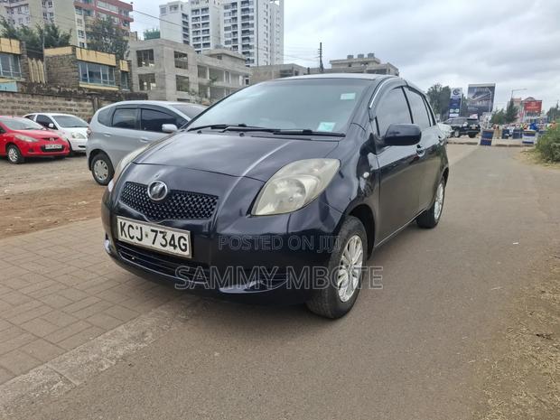 Toyota Vitz 2010 Black