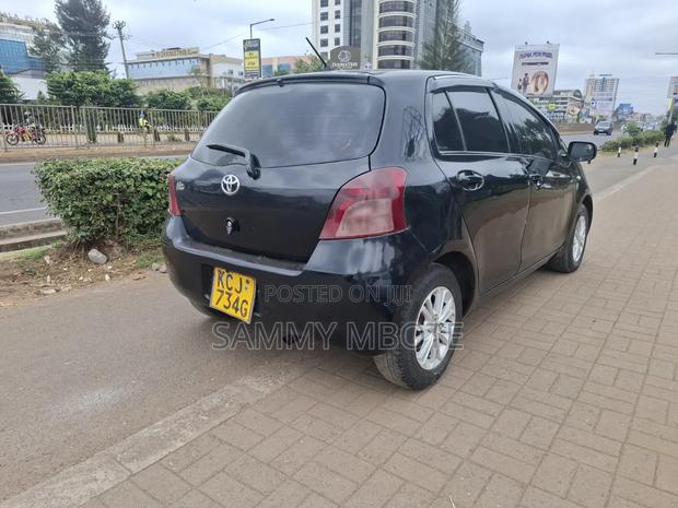 Toyota Vitz 2010 Black