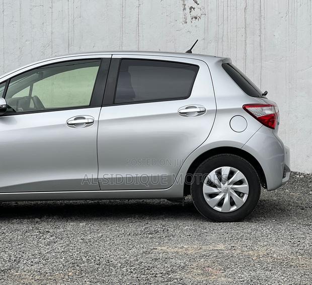 Toyota Vitz 1.3 FWD 5dr 2019 Silver
