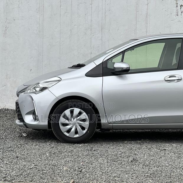 Toyota Vitz 1.3 FWD 5dr 2019 Silver