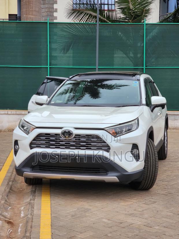 Toyota RAV4 2019 White
