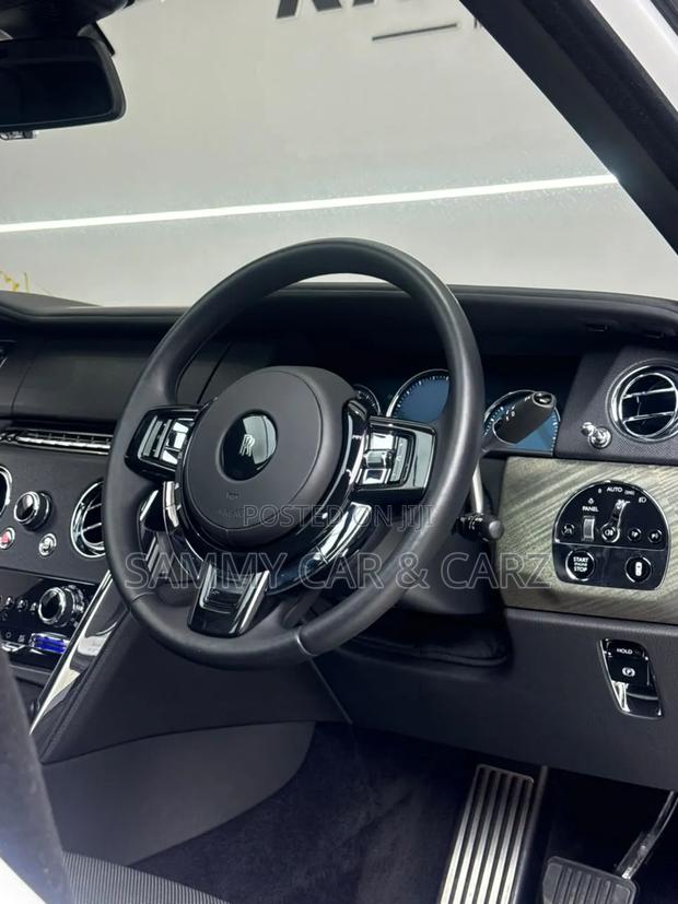 Rolls-Royce Cullinan Base 2019 White
