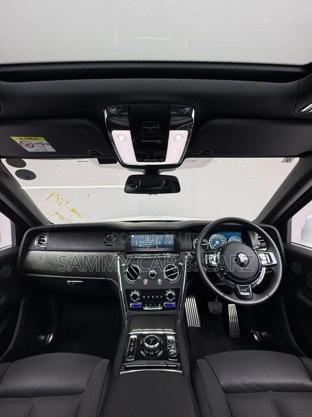 Rolls-Royce Cullinan Base 2019 White