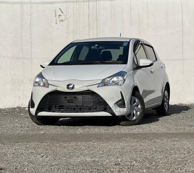 Toyota Vitz 1.3 FWD 5dr 2019 Pearl