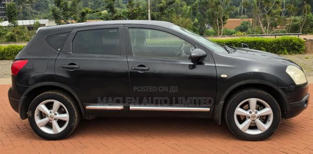 Nissan Dualis 2011 Black