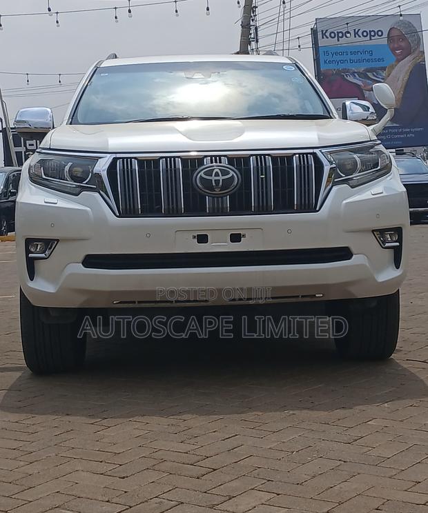 Toyota Land Cruiser Prado 2019 White