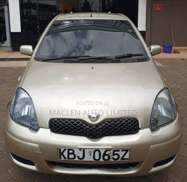 Toyota Vitz 2002 Gold
