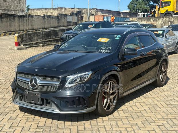Mercedes-Benz GLA-Class 2019 Black
