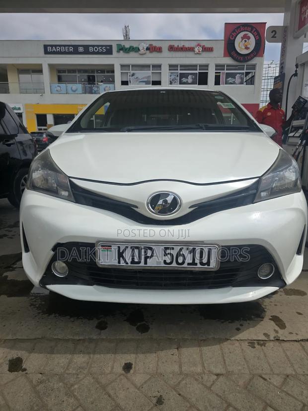 Toyota Vitz 2016 Pearl