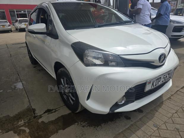 Toyota Vitz 2016 Pearl