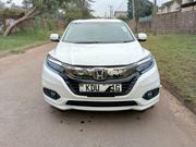 Honda Vezel 2018 White for sale