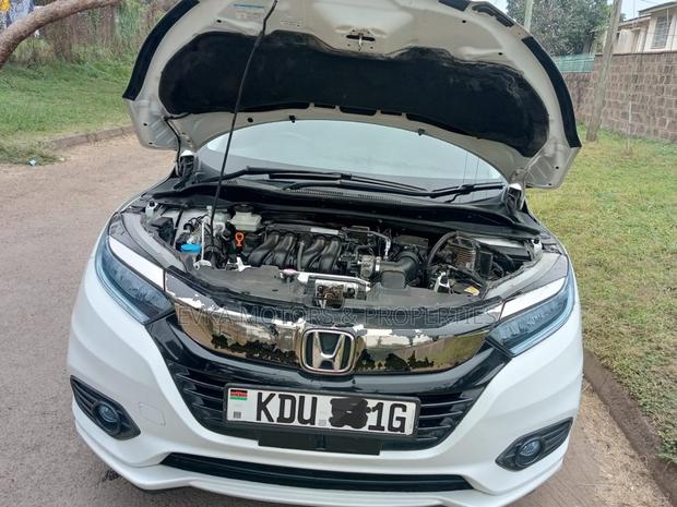 Honda Vezel 2018 White