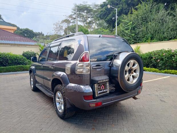 Toyota Land Cruiser Prado 2005 Black
