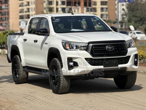 Toyota Hilux 2019 Pearl