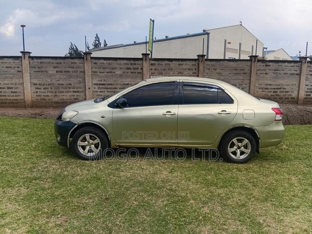Toyota Belta 2006 Green